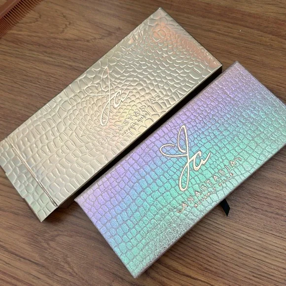 ABH x Jackie Aina palette- limited and discontinued! Brand new!